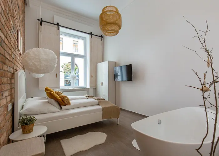 Eiffel アパート *